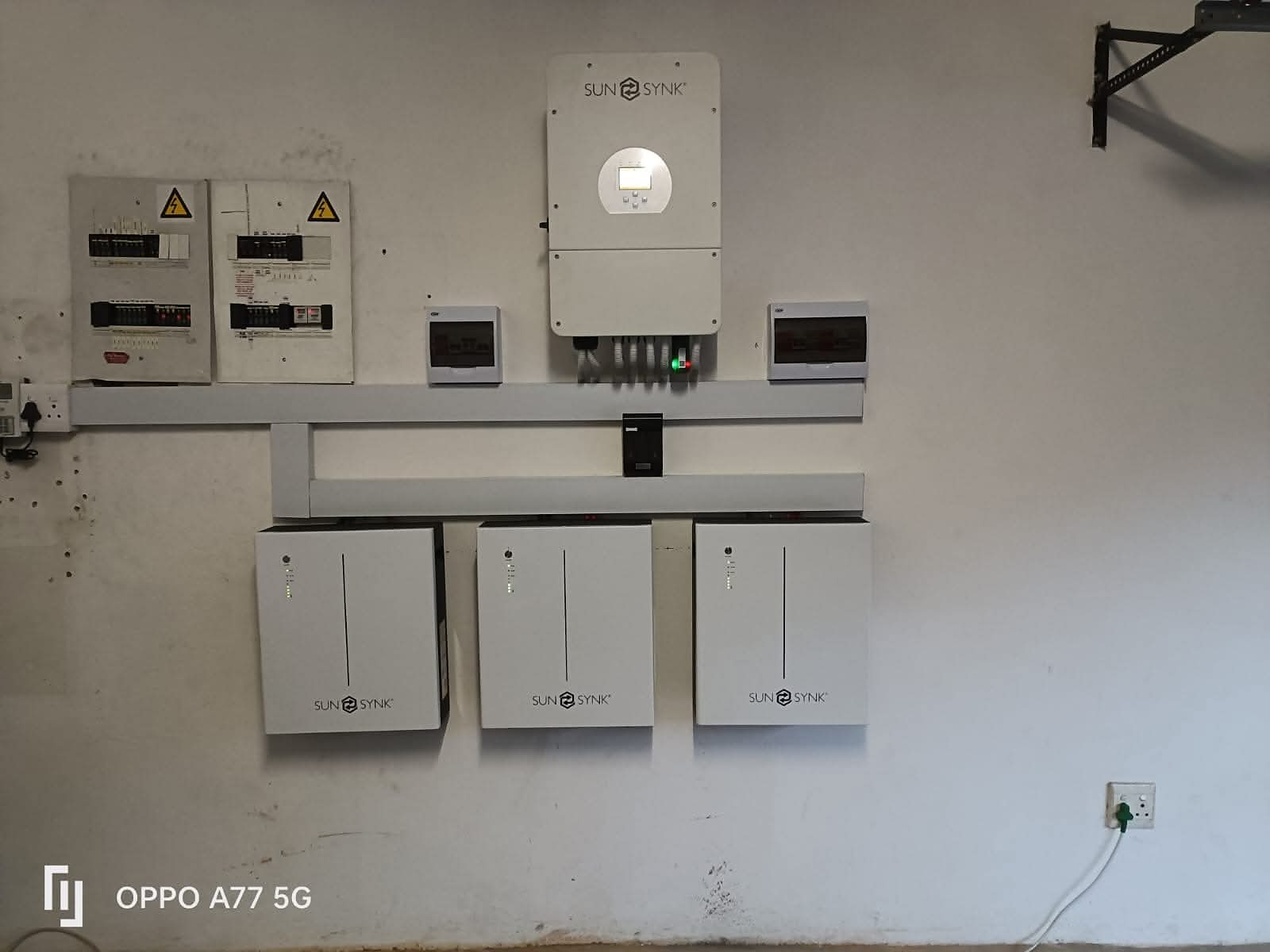 Hybrid inverter & battery system